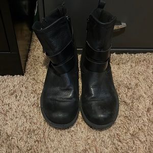 Earth origin low boots size 6.5
